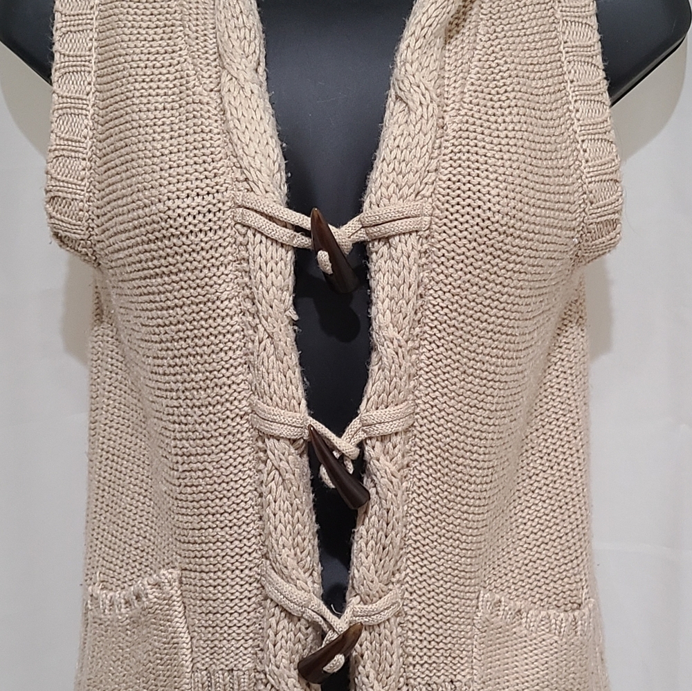 Cool Attitudes sleeveless sweater